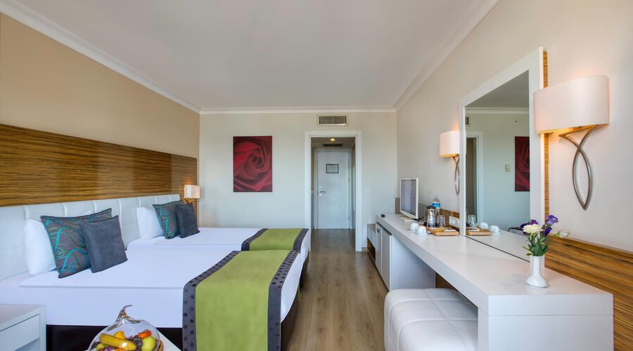 AQUA WORLD BELEK