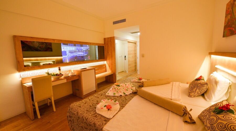 CESARS RESORT OTEL SİDE