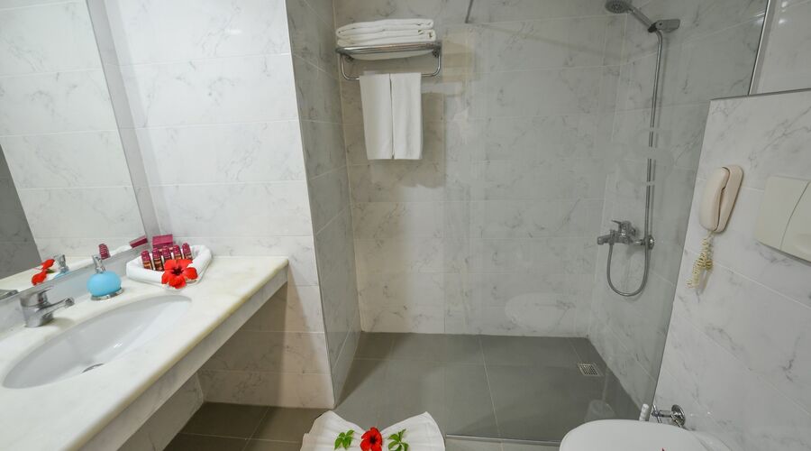 CESARS RESORT OTEL SİDE
