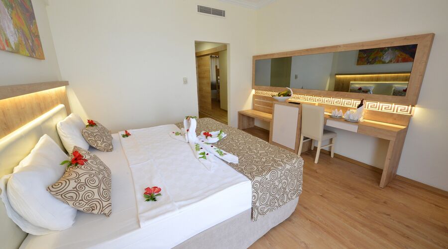 CESARS RESORT OTEL SİDE