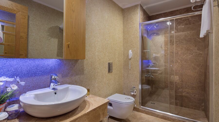 GRANADA LUXURY OKURCALAR    /ALANYA