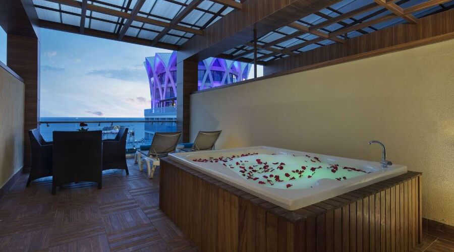 GRANADA LUXURY OKURCALAR    /ALANYA