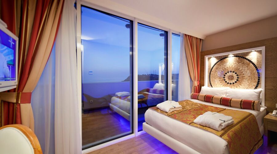 GRANADA LUXURY OKURCALAR    /ALANYA
