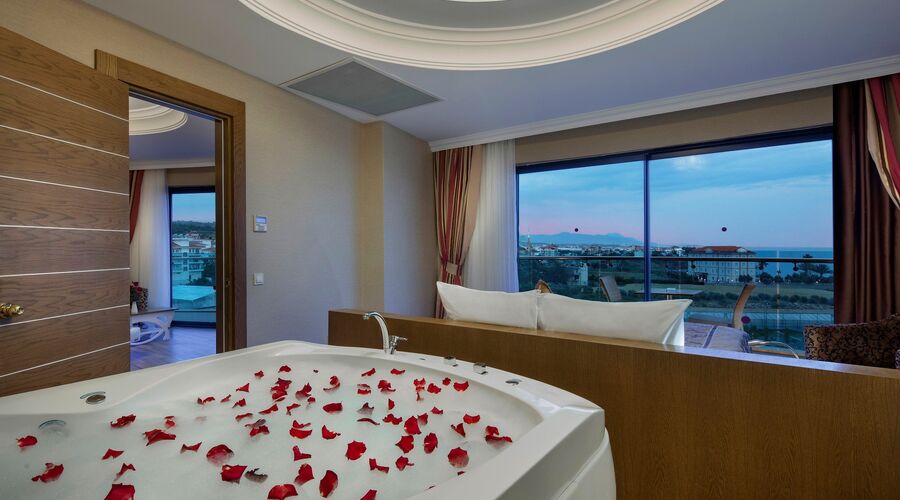 GRANADA LUXURY OKURCALAR    /ALANYA