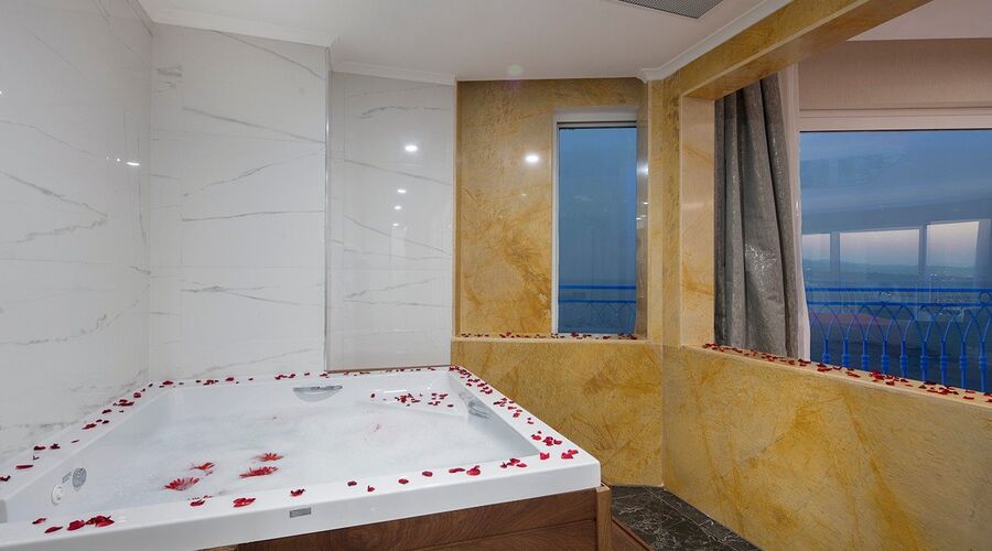 Granada Luxury Beach AVSALLAR