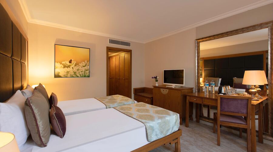AQUA WORLD BELEK
